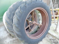 Wheels, Tyres, Rims & Dual spacers Molcon 13.6x38