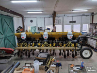 Seed drill Delimbe T5, T14, T15,T18, T20  fronttank, granulaat strooier zaaimachine