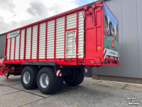 Self-loading wagon Pottinger Jumbo 7210L Combiline. Kortsnijwagen.