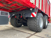Self-loading wagon Pottinger Jumbo 7210L Combiline. Kortsnijwagen.