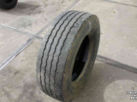 Wheels, Tyres, Rims & Dual spacers Michelin 285/70R19.5 XTA truckband aanhangerband trailerband