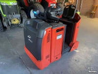Other transport and industrial equipment and accessories Linde P30 Terminal tractor electric