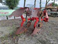 Ploughs Kverneland 2 schaar wentelploeg