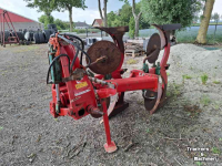 Ploughs Kverneland 2 schaar wentelploeg