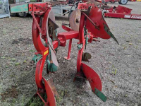 Ploughs Kverneland 2 schaar wentelploeg