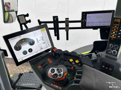 Tractor Claas Axion 830 Night Edition