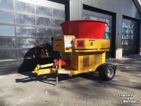 Straw spreader for boxes Haybuster H-835
