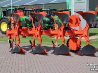 Ploughs Kuhn VARIMASTER L ON LAND