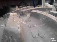 Wheels, Tyres, Rims & Dual spacers BKT banden 540/65R28