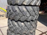 Wheels, Tyres, Rims & Dual spacers BKT 445/65R22.5 Multimax 4 stuks