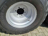 Wheels, Tyres, Rims & Dual spacers BKT BKT 500/55-20 banden op velg/kipper/kieper/dumper/wagen/kar