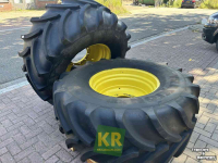 Wheels, Tyres, Rims & Dual spacers Vredestein 600/70R28 Traxion