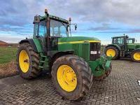 Tractor John Deere 7710