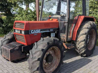 Tractor Case-IH 833