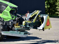 Mowing arm with rotary mower Hofstede Maaier rondom palen