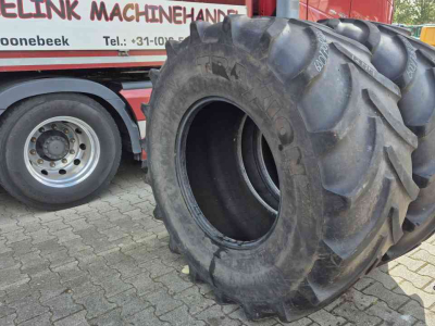 Wheels, Tyres, Rims & Dual spacers Vredestein 600/70R28 Traxion XXL banden 12/23mm