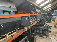 Other attachments and accessories  Aanbouwdelen Grondbakken puinrieken tegelrieken vlakramen balenklemmen palletvorken