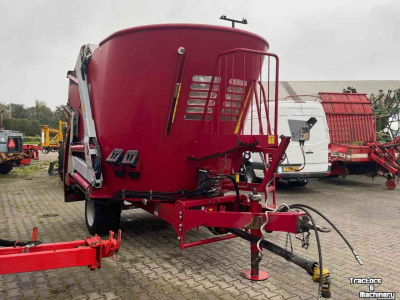 Feed mixer BVL V-Mix 12 LS Voermengwagen Voermachines