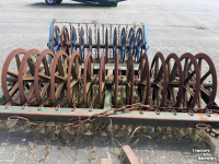 Furrow presses  3 keer