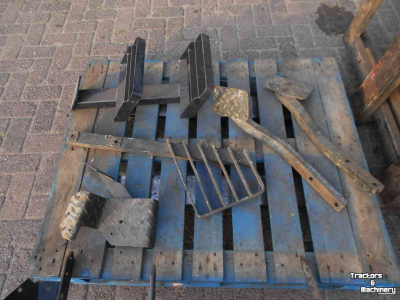 Used parts for tractors Deutz opstapbeugels opstap trap