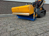 Other cleaning and sweeping machines and accessories Giant veegmachine mini 120cm