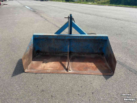 Tractor tipping boxes  Grondbak