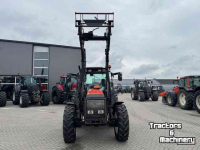 Tractor Valtra 6650 Hitech voorlader, vloeistokoppeling
