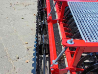 Seed drill  De Vries seeder