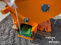 Sawdust spreader for boxes Flingk KSS 750