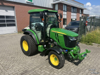 Small-track Tractor John Deere 4066R
