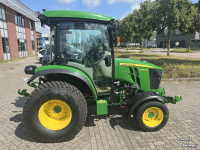 Small-track Tractor John Deere 4066R