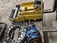 Diverse used spare-parts  Herder draaikrans voor giek