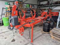 Ploughs Kuhn Vari-Master L 4E On-Land ploeg
