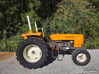 Tractor Renault 551
