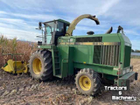 Forage-harvester John Deere 6810