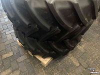 Wheels, Tyres, Rims & Dual spacers Continental 540/65R28 op Fendt velg