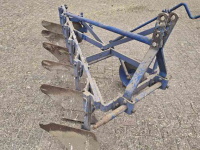 Ploughs  Rondgaande ploeg 6 schaar