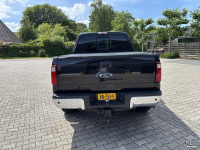 Pick-up Ford Lariat, Crew-Cab, Grijs kenteken.