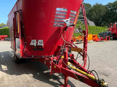 Feed mixer BVL V-Mix 24-2S Voermengwagen voermachines