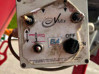 Feed mixer BVL V-Mix 24-2S Voermengwagen voermachines