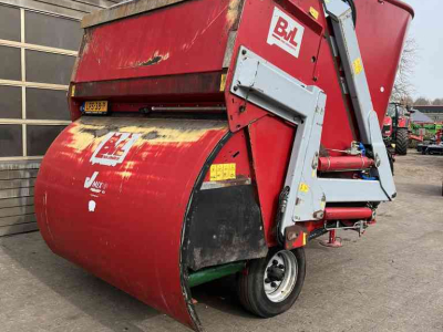 Feed mixer BVL BVL van Lengerich V-MIX 13-1LS zelfladende voermengwagen voermachines
