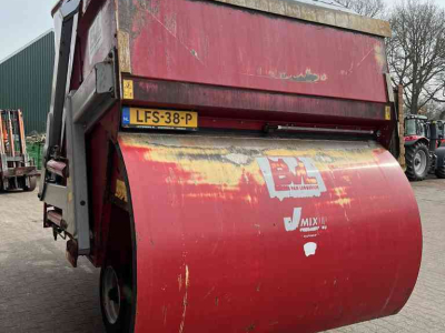Feed mixer BVL BVL van Lengerich V-MIX 13-1LS zelfladende voermengwagen voermachines