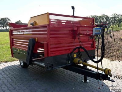 Silage-block distribution wagon Schuitemaker Amigo 30W