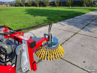 Weed brusher Kemp OKB onkruidborstel hydraulisch zwenkbaar