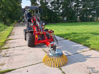 Weed brusher Kemp OKB onkruidborstel hydraulisch zwenkbaar