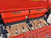 Seed drill Roger 4 Mtr Pneumatisch zaaimachine Roger R - Ti