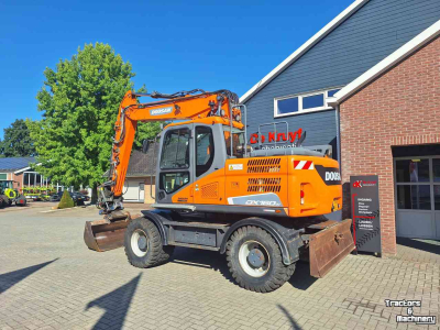 Excavator mobile Doosan Develon DX160W-5