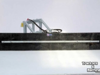 Rubber yard scraper Qmac Modulo rabot caoutchouc pour neige 180cm avec montage Schaffer