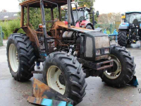 Tractors Valmet 900 Tractor met Brandschade