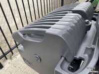 Frontweights Massey Ferguson 12 x 55 kg frontgewicht + 1x 60 kg trekgewicht (720 kg totaal)